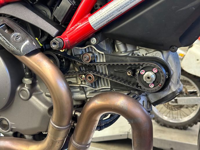 Front cylinder timing belt uncovered